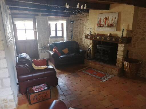 Traditional Stone Cottage Condac Екстер'єр фото