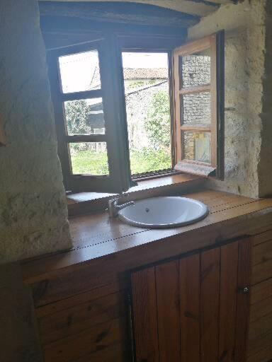 Traditional Stone Cottage Condac Екстер'єр фото