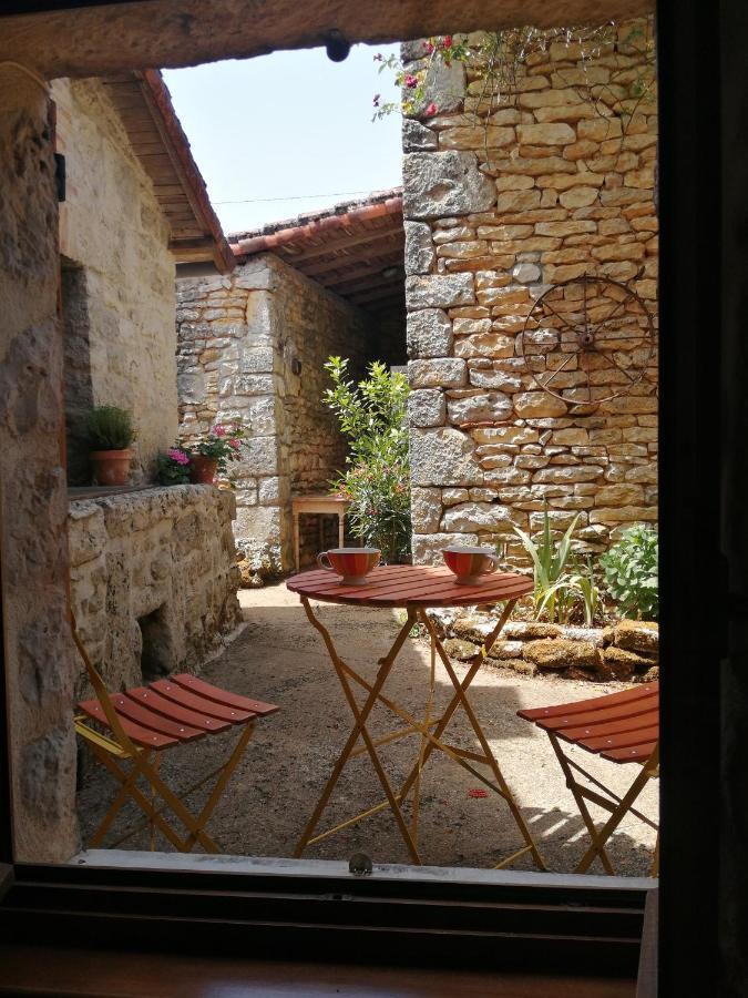Traditional Stone Cottage Condac Екстер'єр фото