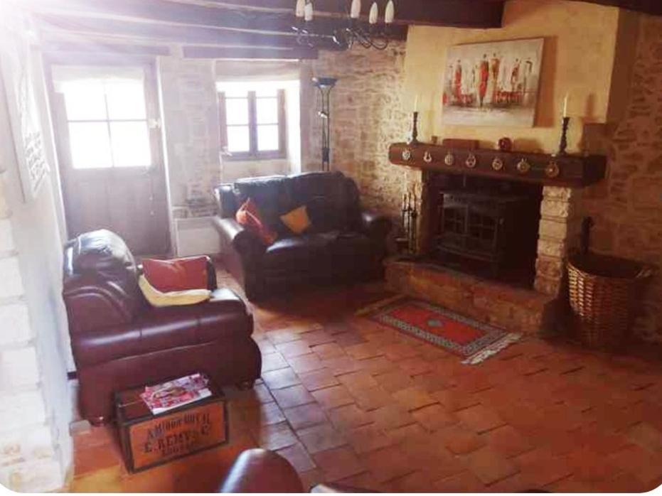 Traditional Stone Cottage Condac Екстер'єр фото